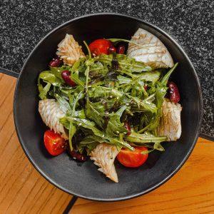 Салат с кальмаром и морской капустой