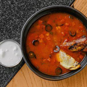 Солянка с копченым ребром