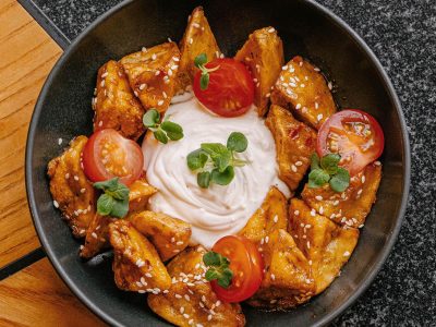 Баклажаны с томатами и сырным кремом