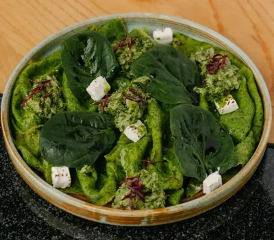 Блин со шпинатом и сыром фета