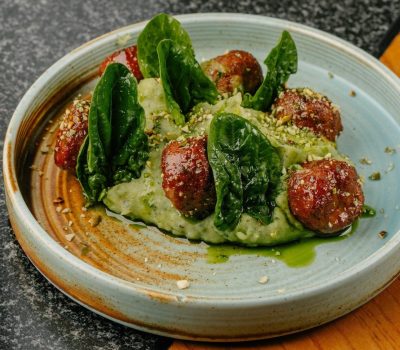 Пюре шпинатное с фрикадельками