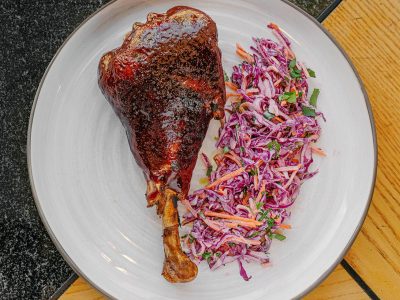 Ножка индейки в соусе барбекю