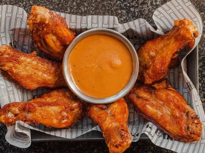 Крылышки с пряным соусом