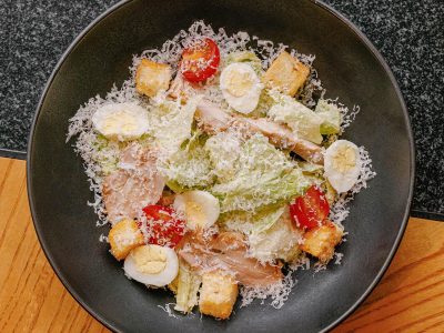 Цезарь салат с курицей