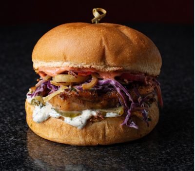 Бургер ХХL с запеченным бедром цыпленка