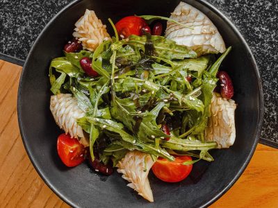 Салат с кальмаром и морской капустой