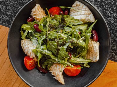 Салат с кальмаром и морской капустой
