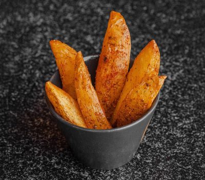 Картофельные дольки в специях