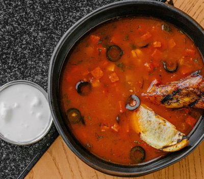 Солянка с копченым ребром