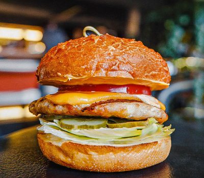 Местный с котлетой